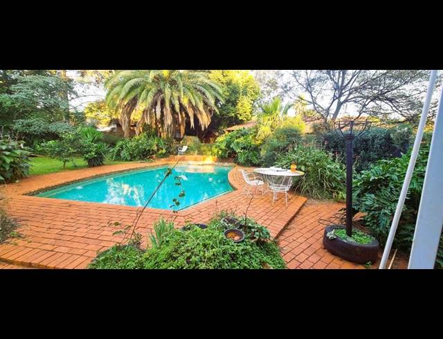 6 BEDROOM HOUSE FOR SALE IN WIERDA PARK